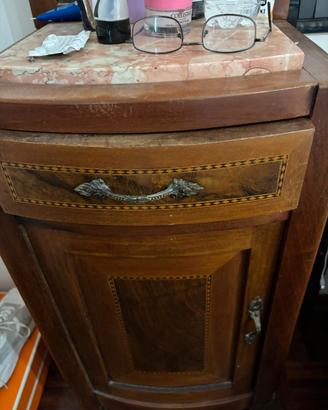 Cassettone, comodini, toilette e testata letto