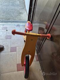 bicicletta senza pedali