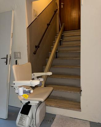 MONTASCALE HANDICARE 1100 - MAI UTILIZZATO