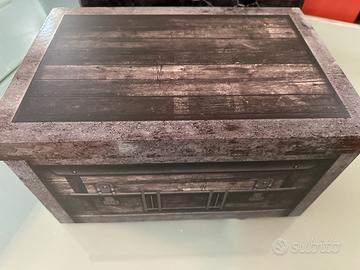 RESIDENT EVIL - FIRST AID DRINK COLLECTOR'S BOX