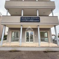 NEGOZIO A AZZANO DECIMO