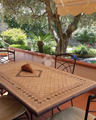 VILLA A SCHIERA A NOCERA INFERIORE
