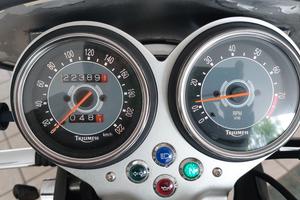 Triumph Bonneville 800 del 2006