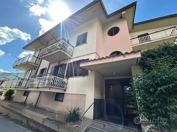 Appartamento di 105 m² con 4 locali e box auto a M