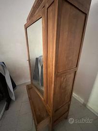 Armadio vintage (non conosciamo la sua storia)