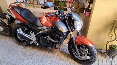 Suzuki GSR 600