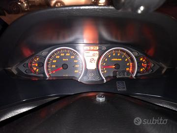 Suzuki Burgman 400, anno 2011