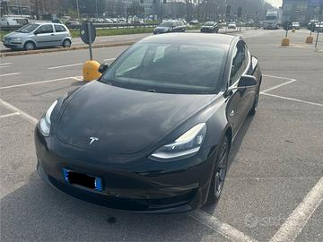 Tesla model 3 LONG RANGE DUAL MOTOR