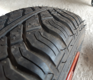 Ruotino di scorta, pneumatico, cric