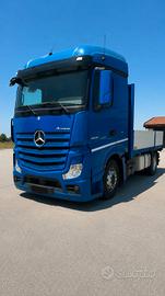 Mercedes actris 2545