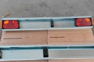 BARRA POSTERIORE FARI FANALI RIMORCHIO CARRELLO 