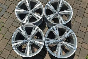 Cerchi nuovi da 21 Audi Q8 con sensori 