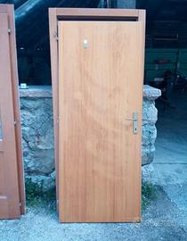 Porta interna 82x200 legno con maniglia