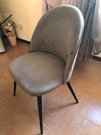 Sedie in alcantara grigia Jysk, retro trapuntato