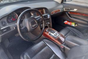 Audi A6 quattro Avant con gancio traino scomparsa