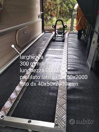 Porta moto per gavone