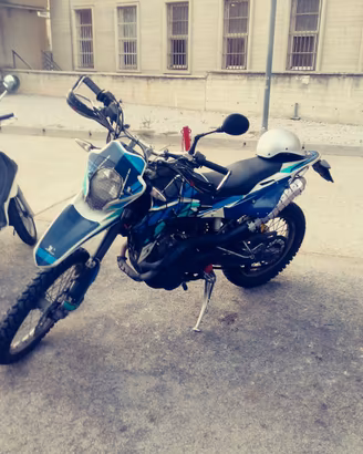 replica 2017 di Husqvarna 630 by SWM (rs650r)