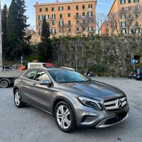 MERCEDES BENZ GLA 200D PREMIUM