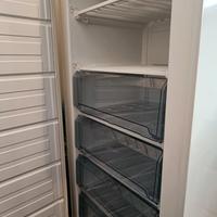 Freezer verticale AEG