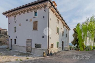 RUSTICO A NEGRAR DI VALPOLICELLA