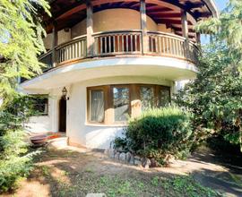 Villa a schiera con giardino ad Egna