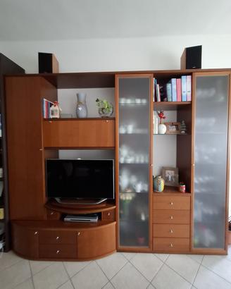 Parete attrezzata in legno massello per soggiorno