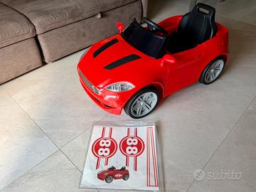 Auto elettrica con radiocomando, luci e suoni