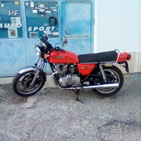 Moto Suzuki 550gse