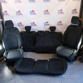Tappezziera completa ford fcous mk4 sw 2018