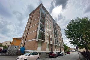 TRILOCALE IN ZONA CENTRALE CON POSTO AUTO