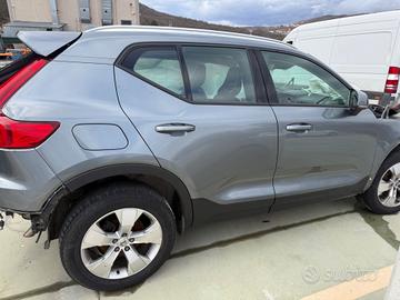 Volvo XC40 D3 Business per pezzi ricambio