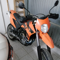 KTM 640 LC4 SM - Valuto permuta con Integra o XADV