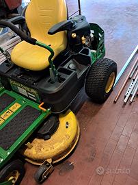 JOHN DEER 