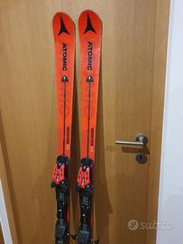 Sci da discesa Atomic 166 cm