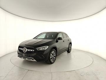MERCEDES-BENZ GLA 180 d Business auto