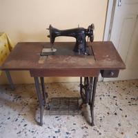 Macchina vintage da cucire singer