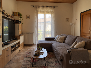 Trilocale arredato in corte - Verolanuova
