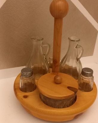 Oliera vintage in legno