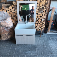 Mobile bagno sospeso