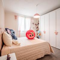 Camera da letto moderna completa, pronta all’uso!