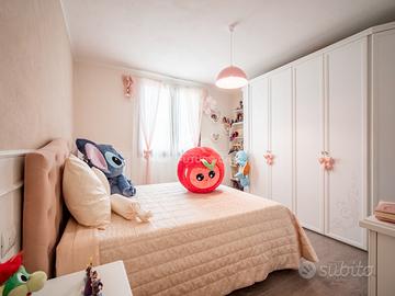 Camera da letto moderna completa, pronta all’uso!