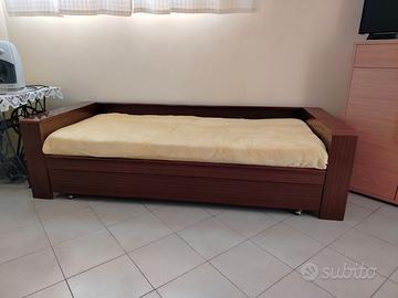 Divano letto struttura in legno (consegna gratis)