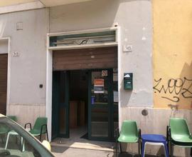 Locale commerciale e magazzino a Roma