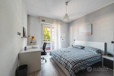 Stanza singola con balcone zona bocconi