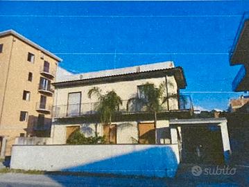 Appartamento con Garage in Via Statale Oreto