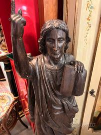 Scultura Linea di San Giovanni evangelista