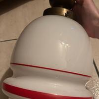 Lampadario in vetro opalino e ottone
