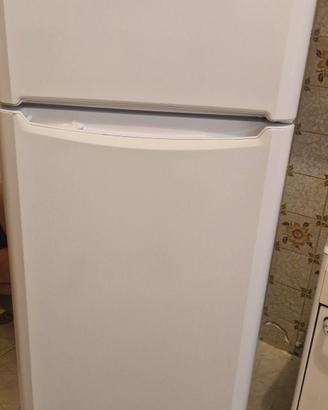 frigorifero con freezer  Indesit 