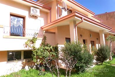 Ampia Villa in contesto residenziale