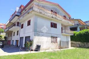 4 LOCALI A MANOCALZATI